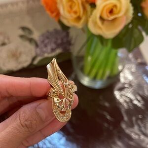 Elegant Gold Statement Ring